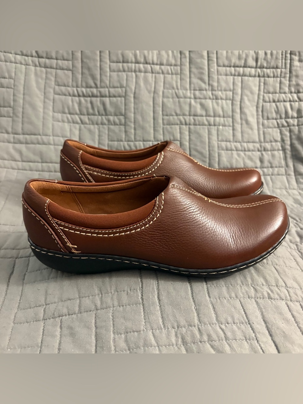 Clarks Ashland Joy Loafers Shoes Womens Size 8.5 M Brown Leather Slip On